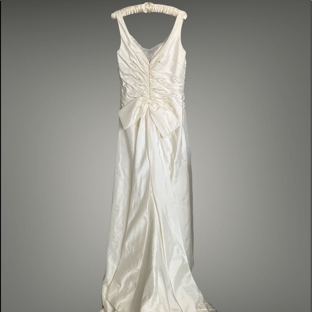 Beautiful wedding dress!
